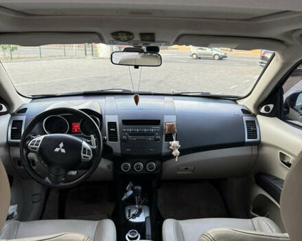 Чорний Міцубісі Аутлендер ХЛ, об'ємом двигуна 3 л та пробігом 243 тис. км за 12500 $, фото 20 на Automoto.ua