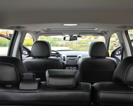 Черный Мицубиси Аутлендер ХЛ, объемом двигателя 2.4 л и пробегом 31 тыс. км за 15000 $, фото 12 на Automoto.ua