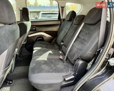 Чорний Міцубісі Аутлендер ХЛ, об'ємом двигуна 2.4 л та пробігом 104 тис. км за 10800 $, фото 7 на Automoto.ua