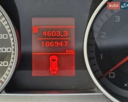 Черный Мицубиси Аутлендер ХЛ, объемом двигателя 2 л и пробегом 186 тыс. км за 10000 $, фото 2 на Automoto.ua