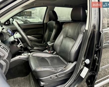 Черный Мицубиси Аутлендер ХЛ, объемом двигателя 3 л и пробегом 214 тыс. км за 9500 $, фото 9 на Automoto.ua