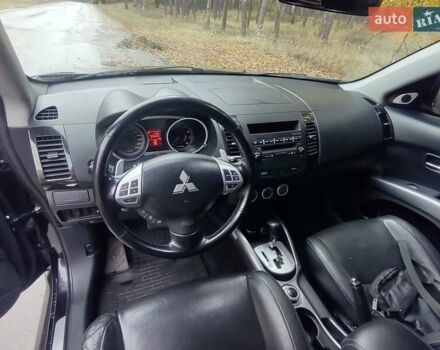 Черный Мицубиси Аутлендер ХЛ, объемом двигателя 3 л и пробегом 240 тыс. км за 9400 $, фото 12 на Automoto.ua