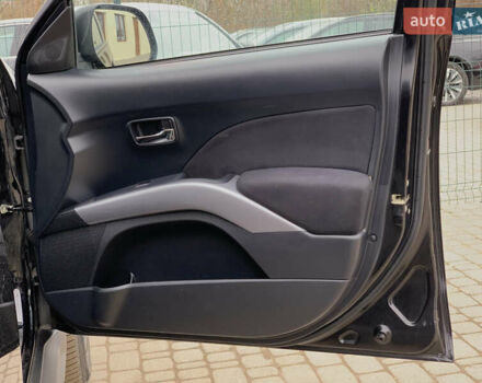 Черный Мицубиси Аутлендер ХЛ, объемом двигателя 2.4 л и пробегом 175 тыс. км за 10499 $, фото 31 на Automoto.ua