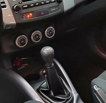 Чорний Міцубісі Аутлендер ХЛ, об'ємом двигуна 2.36 л та пробігом 150 тис. км за 11100 $, фото 16 на Automoto.ua