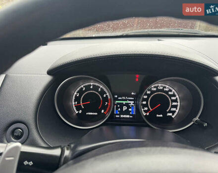 Черный Мицубиси Аутлендер ХЛ, объемом двигателя 2.36 л и пробегом 305 тыс. км за 10000 $, фото 11 на Automoto.ua