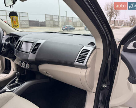 Чорний Міцубісі Аутлендер ХЛ, об'ємом двигуна 2.2 л та пробігом 155 тис. км за 12299 $, фото 65 на Automoto.ua