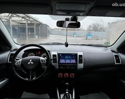 Чорний Міцубісі Аутлендер ХЛ, об'ємом двигуна 2.2 л та пробігом 253 тис. км за 12490 $, фото 15 на Automoto.ua