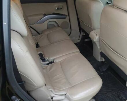 Черный Мицубиси Аутлендер ХЛ, объемом двигателя 2.2 л и пробегом 270 тыс. км за 12000 $, фото 22 на Automoto.ua