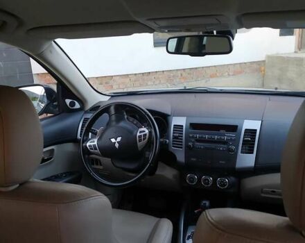 Черный Мицубиси Аутлендер ХЛ, объемом двигателя 2.2 л и пробегом 270 тыс. км за 12000 $, фото 20 на Automoto.ua