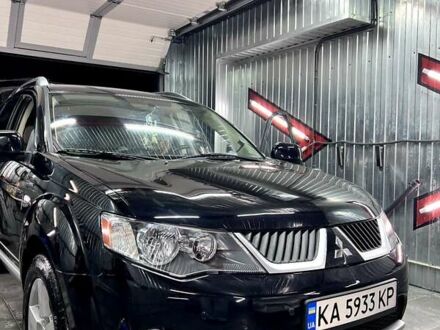 Міцубісі Аутлендер ХЛ 2007 у Києві на Automoto.ua Чорний Міцубісі Аутлендер ХЛ, об'ємом двигуна 3.2 л та пробігом 217 тис. км за 10700 $, фото 1 на Automoto.ua
