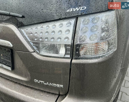 Коричневый Мицубиси Аутлендер ХЛ, объемом двигателя 2.2 л и пробегом 259 тыс. км за 12300 $, фото 7 на Automoto.ua
