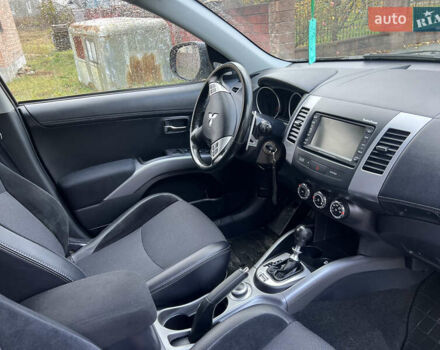 Коричневый Мицубиси Аутлендер ХЛ, объемом двигателя 2.2 л и пробегом 259 тыс. км за 12300 $, фото 3 на Automoto.ua