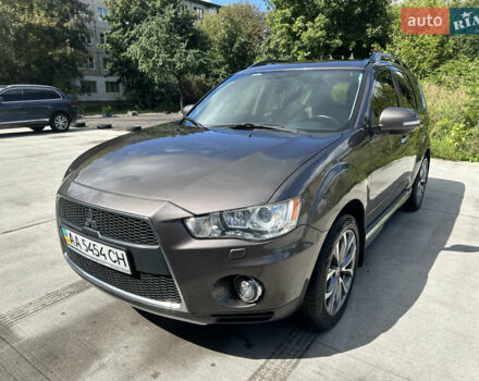 Коричневий Міцубісі Аутлендер ХЛ, об'ємом двигуна 2.4 л та пробігом 349 тис. км за 10300 $, фото 1 на Automoto.ua