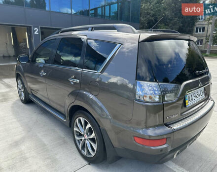Коричневий Міцубісі Аутлендер ХЛ, об'ємом двигуна 2.4 л та пробігом 349 тис. км за 10300 $, фото 4 на Automoto.ua