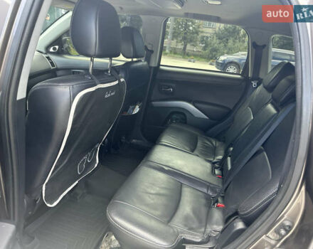 Коричневий Міцубісі Аутлендер ХЛ, об'ємом двигуна 2.4 л та пробігом 349 тис. км за 10300 $, фото 7 на Automoto.ua