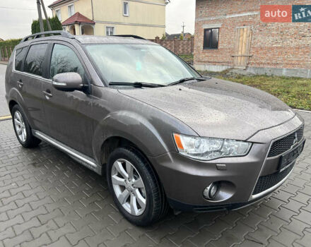 Коричневий Міцубісі Аутлендер ХЛ, об'ємом двигуна 2.2 л та пробігом 259 тис. км за 12300 $, фото 1 на Automoto.ua