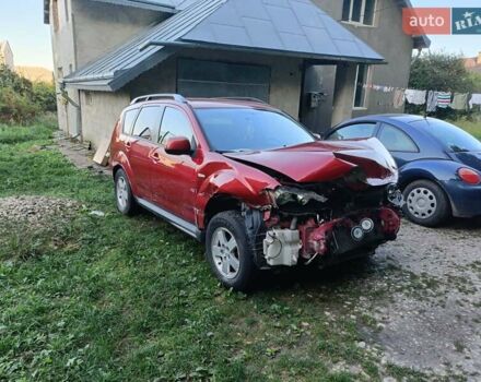 Червоний Міцубісі Аутлендер ХЛ, об'ємом двигуна 2.36 л та пробігом 300 тис. км за 5000 $, фото 1 на Automoto.ua
