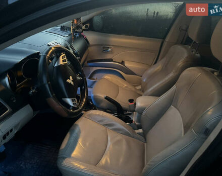 Мицубиси Аутлендер ХЛ, объемом двигателя 2 л и пробегом 288 тыс. км за 9200 $, фото 11 на Automoto.ua