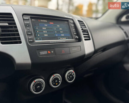 Міцубісі Аутлендер ХЛ, об'ємом двигуна 3 л та пробігом 195 тис. км за 10300 $, фото 28 на Automoto.ua