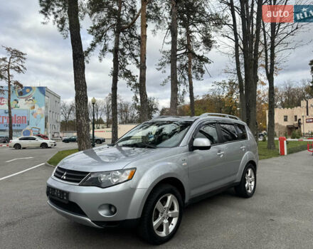 Міцубісі Аутлендер ХЛ, об'ємом двигуна 3 л та пробігом 195 тис. км за 10300 $, фото 2 на Automoto.ua