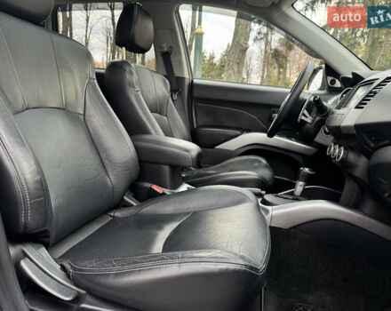 Міцубісі Аутлендер ХЛ, об'ємом двигуна 3 л та пробігом 195 тис. км за 10300 $, фото 24 на Automoto.ua