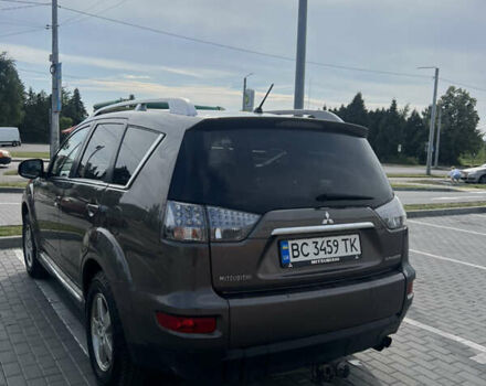 Мицубиси Аутлендер ХЛ, объемом двигателя 2 л и пробегом 317 тыс. км за 10991 $, фото 4 на Automoto.ua