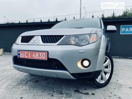 Міцубісі Аутлендер ХЛ 2008 у Дрогобичі на Automoto.ua Міцубісі Аутлендер ХЛ, об'ємом двигуна 2 л та пробігом 191 тис. км за 9250 $, фото 1 на Automoto.ua