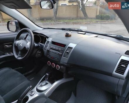 Сірий Міцубісі Аутлендер ХЛ, об'ємом двигуна 2.4 л та пробігом 307 тис. км за 8399 $, фото 50 на Automoto.ua