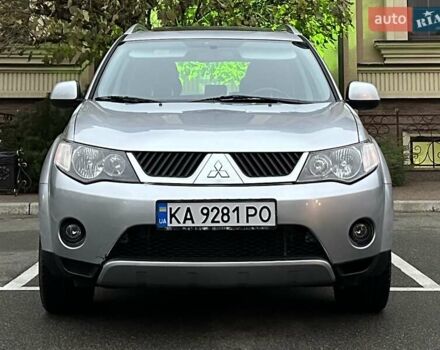 Серый Мицубиси Аутлендер ХЛ, объемом двигателя 3 л и пробегом 129 тыс. км за 10450 $, фото 7 на Automoto.ua