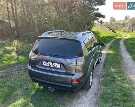 Серый Мицубиси Аутлендер ХЛ, объемом двигателя 2 л и пробегом 247 тыс. км за 5000 $, фото 13 на Automoto.ua