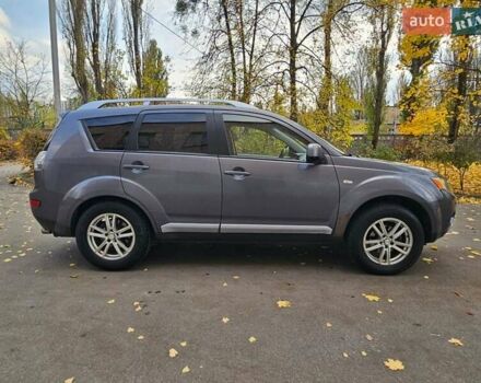 Серый Мицубиси Аутлендер ХЛ, объемом двигателя 2 л и пробегом 450 тыс. км за 4600 $, фото 6 на Automoto.ua