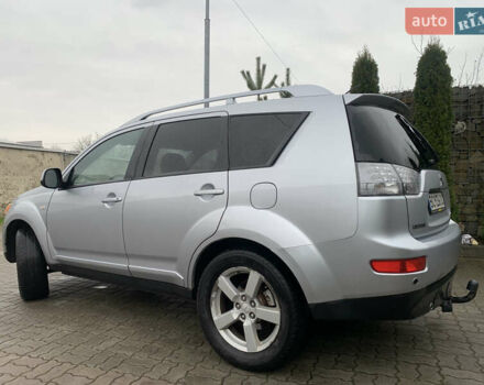 Сірий Міцубісі Аутлендер ХЛ, об'ємом двигуна 2 л та пробігом 310 тис. км за 6999 $, фото 6 на Automoto.ua