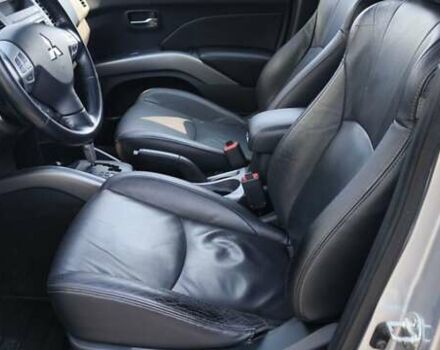 Сірий Міцубісі Аутлендер ХЛ, об'ємом двигуна 2.99 л та пробігом 192 тис. км за 9800 $, фото 24 на Automoto.ua