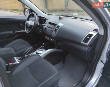 Серый Мицубиси Аутлендер ХЛ, объемом двигателя 2.4 л и пробегом 307 тыс. км за 8299 $, фото 48 на Automoto.ua