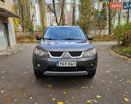 Серый Мицубиси Аутлендер ХЛ, объемом двигателя 2 л и пробегом 450 тыс. км за 4600 $, фото 7 на Automoto.ua