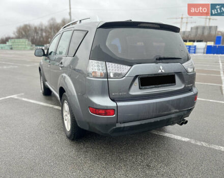 Серый Мицубиси Аутлендер ХЛ, объемом двигателя 2 л и пробегом 235 тыс. км за 4800 $, фото 9 на Automoto.ua