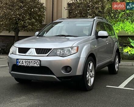 Серый Мицубиси Аутлендер ХЛ, объемом двигателя 3 л и пробегом 129 тыс. км за 10450 $, фото 5 на Automoto.ua