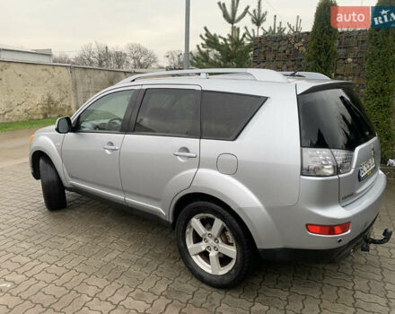 Сірий Міцубісі Аутлендер ХЛ, об'ємом двигуна 2 л та пробігом 310 тис. км за 6999 $, фото 5 на Automoto.ua