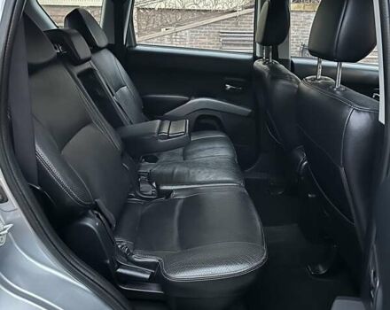 Серый Мицубиси Аутлендер ХЛ, объемом двигателя 3 л и пробегом 129 тыс. км за 10450 $, фото 28 на Automoto.ua