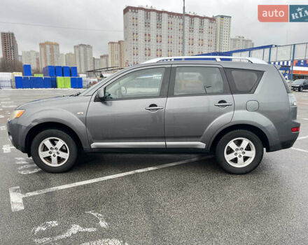 Серый Мицубиси Аутлендер ХЛ, объемом двигателя 2 л и пробегом 235 тыс. км за 4800 $, фото 6 на Automoto.ua