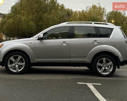 Серый Мицубиси Аутлендер ХЛ, объемом двигателя 3 л и пробегом 129 тыс. км за 10450 $, фото 13 на Automoto.ua