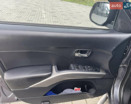 Серый Мицубиси Аутлендер ХЛ, объемом двигателя 3 л и пробегом 253 тыс. км за 8500 $, фото 8 на Automoto.ua