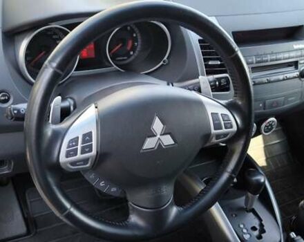 Сірий Міцубісі Аутлендер ХЛ, об'ємом двигуна 2.99 л та пробігом 192 тис. км за 9800 $, фото 26 на Automoto.ua