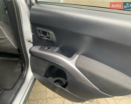 Сірий Міцубісі Аутлендер ХЛ, об'ємом двигуна 2 л та пробігом 310 тис. км за 6999 $, фото 12 на Automoto.ua