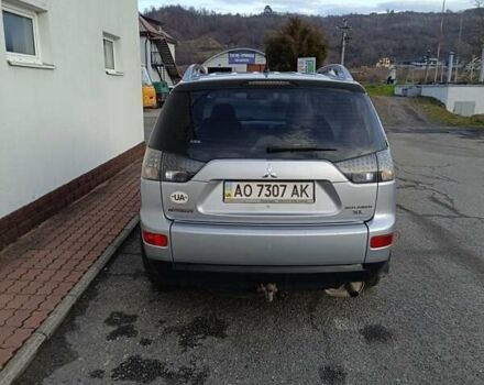 Серый Мицубиси Аутлендер ХЛ, объемом двигателя 2.36 л и пробегом 260 тыс. км за 8800 $, фото 3 на Automoto.ua