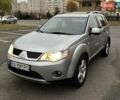 Серый Мицубиси Аутлендер ХЛ, объемом двигателя 3 л и пробегом 129 тыс. км за 10450 $, фото 10 на Automoto.ua
