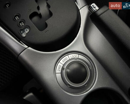 Сірий Міцубісі Аутлендер ХЛ, об'ємом двигуна 3 л та пробігом 195 тис. км за 10300 $, фото 27 на Automoto.ua