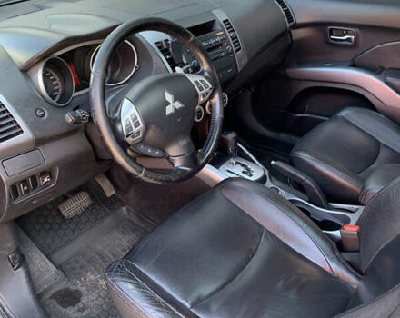 Сірий Міцубісі Аутлендер ХЛ, об'ємом двигуна 2.4 л та пробігом 217 тис. км за 9000 $, фото 12 на Automoto.ua