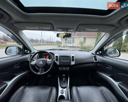 Серый Мицубиси Аутлендер ХЛ, объемом двигателя 3 л и пробегом 195 тыс. км за 10300 $, фото 14 на Automoto.ua