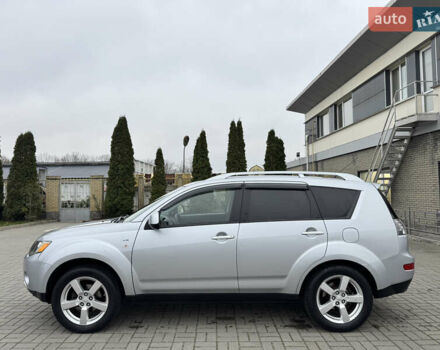 Серый Мицубиси Аутлендер ХЛ, объемом двигателя 3 л и пробегом 195 тыс. км за 10300 $, фото 3 на Automoto.ua